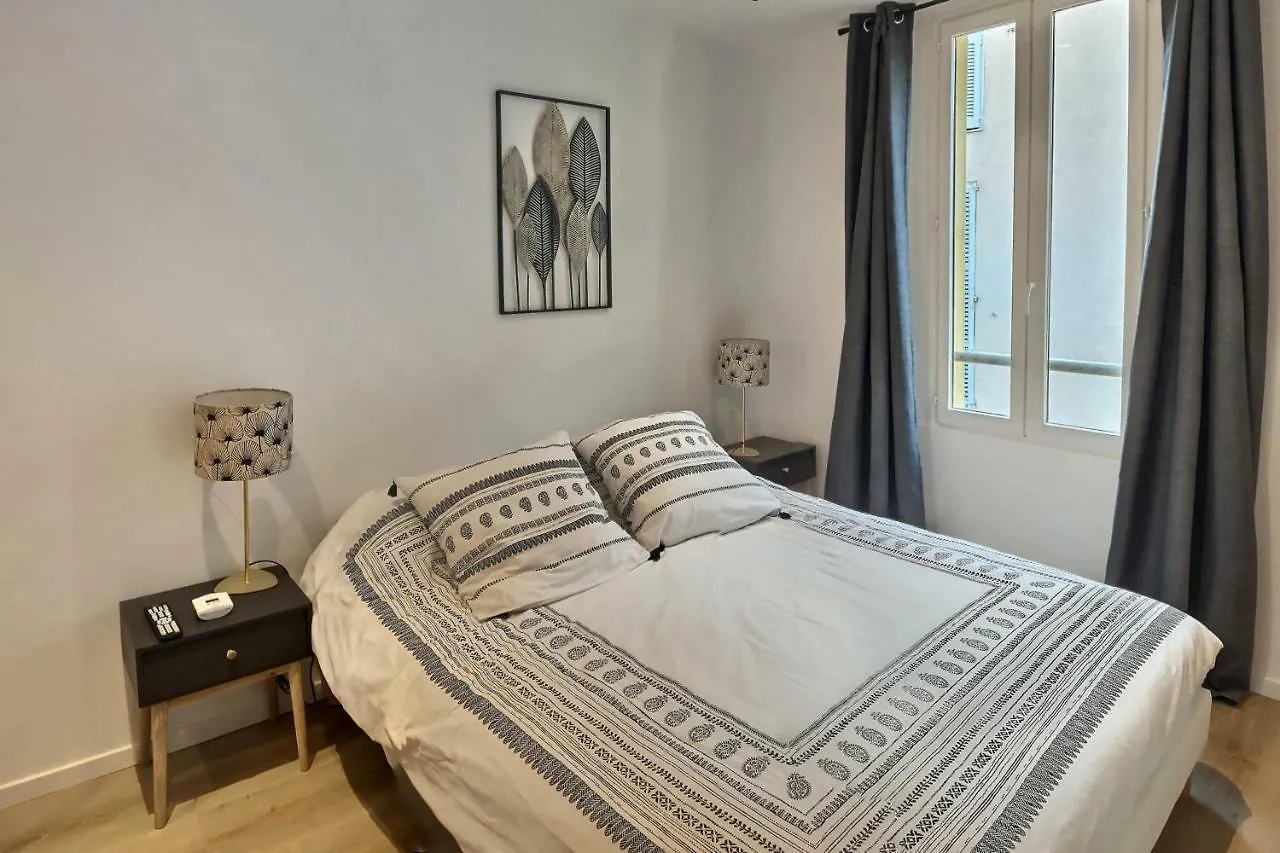 아파트 Charming Appartement II 앙티브